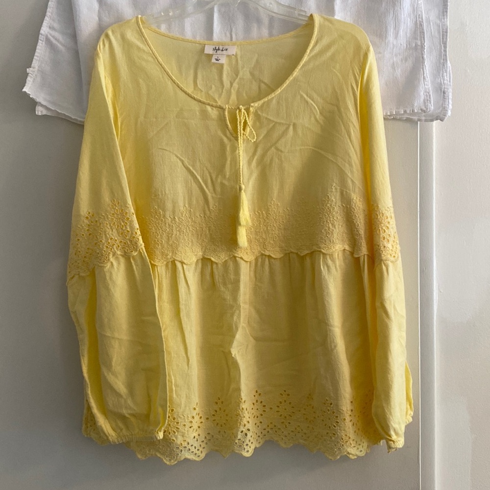 Style & Co yellow top. Size large.NWOT